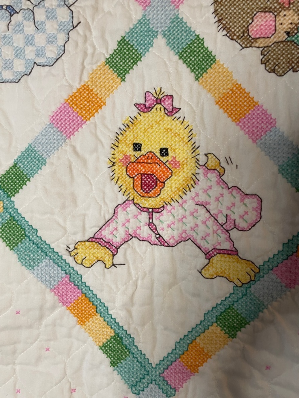 Handmade CROSS STICH Nursery Animal Patchwork Quilt -Yellow, Pink, Green, Blue - Picture 3 of 7